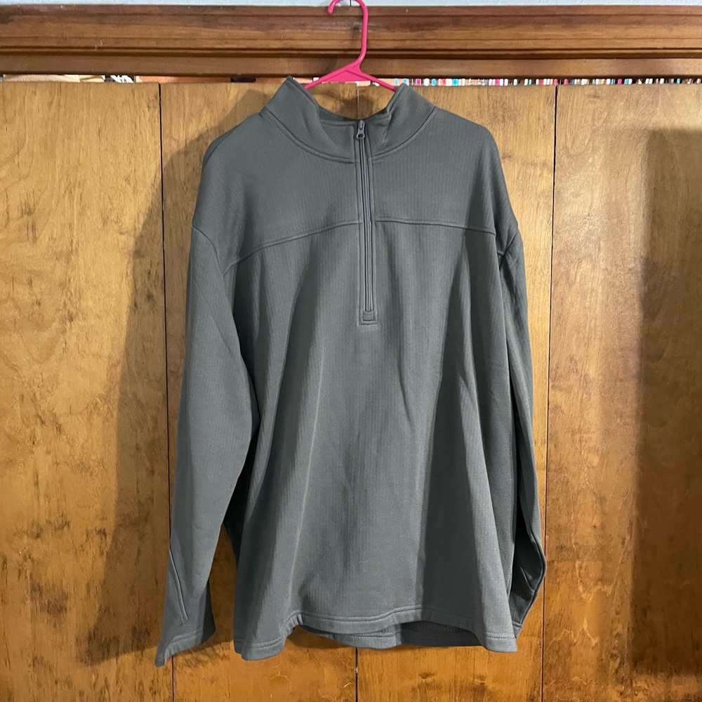 Red Head Pull Over